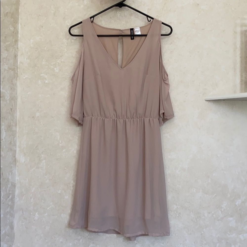 Tan/Blush Cut-out Sleeve V-Neck Dress